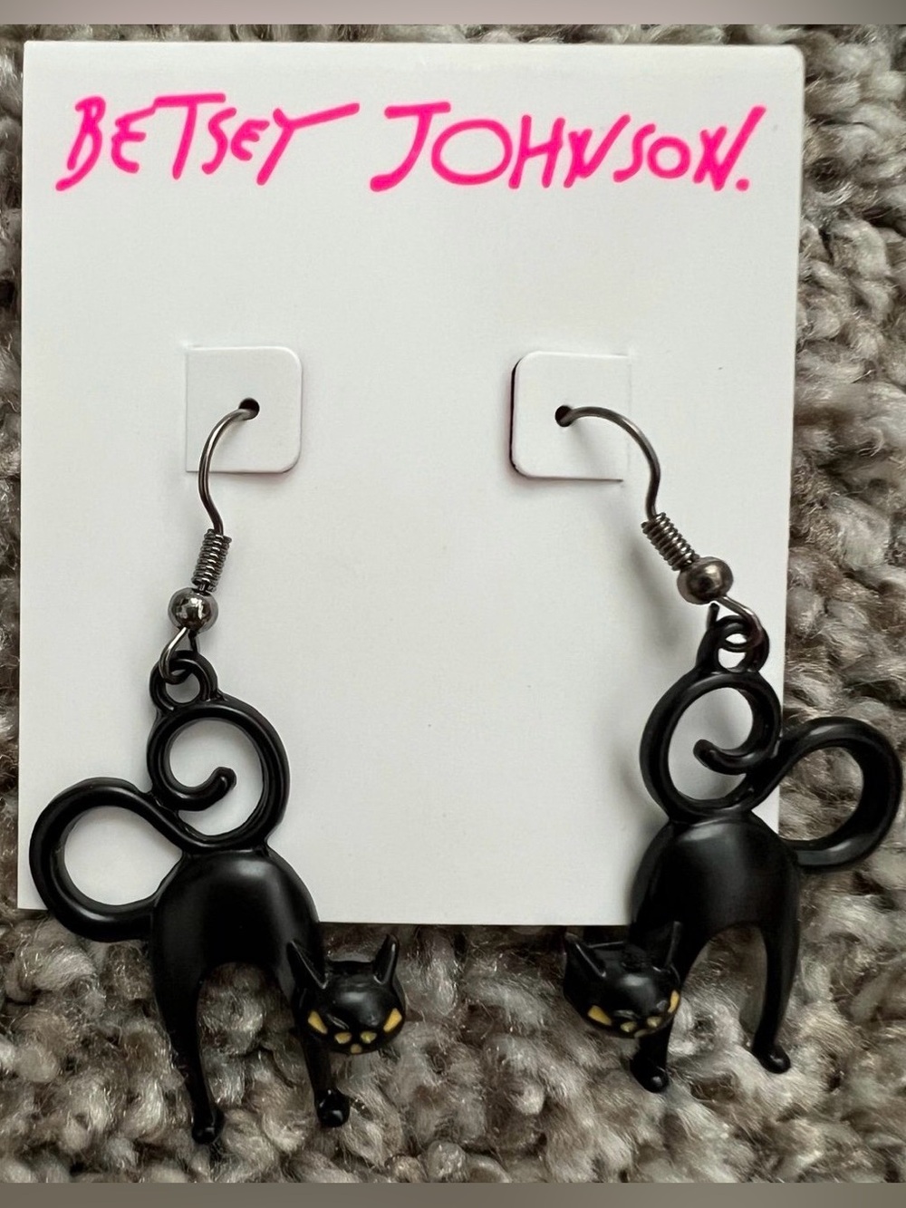 BETSEY JOHNSON Halloween Black Arched Back Scary Spooky Creepy Earrings NEW NWT